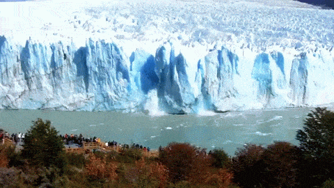 Glaciar Perito Moreno - Increíble caída bloque de hielo animated gif
