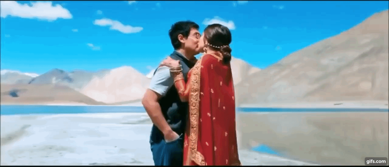 Kareena Kapoor Kissing Scene with Aamir Khan in 3 Idiots. animated gif
