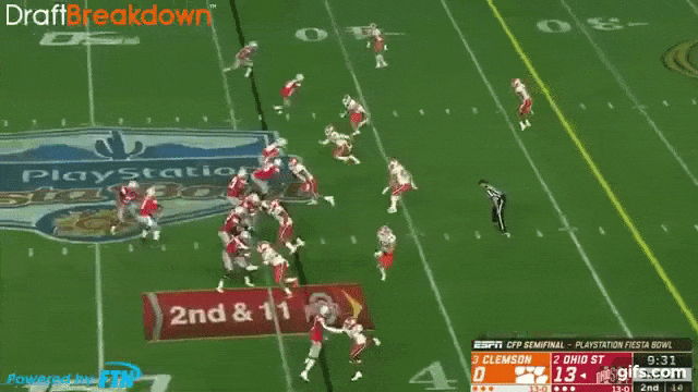 Justin Fields escape for long run animated gif