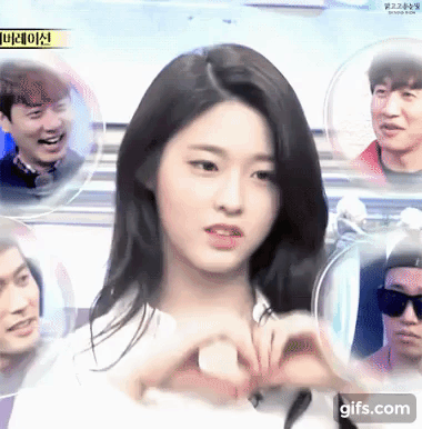 Đoạn video ghi lại Seolhyun cover vũ điệu "Heart Dance" để lại nhiều ấn tượng với người xem và gây sốt trên mạng trong năm 2015. ( Ảnh : Internet).