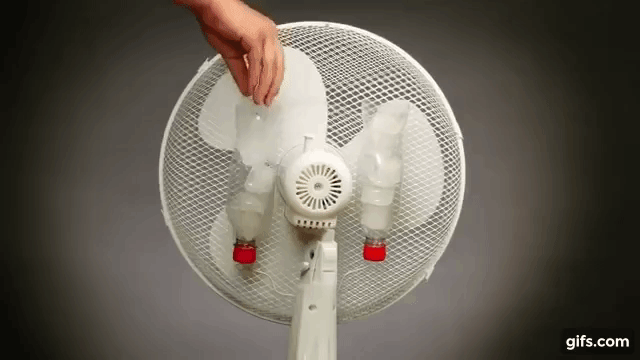 El de botella para aire del ventilador salga frío